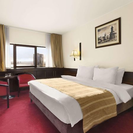 Ramada Iasi City Center Buitenkant foto