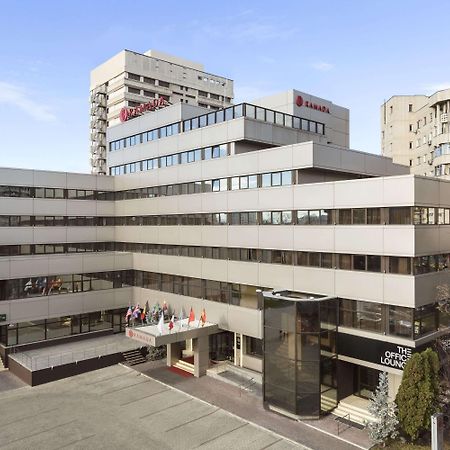 Ramada Iasi City Center Buitenkant foto